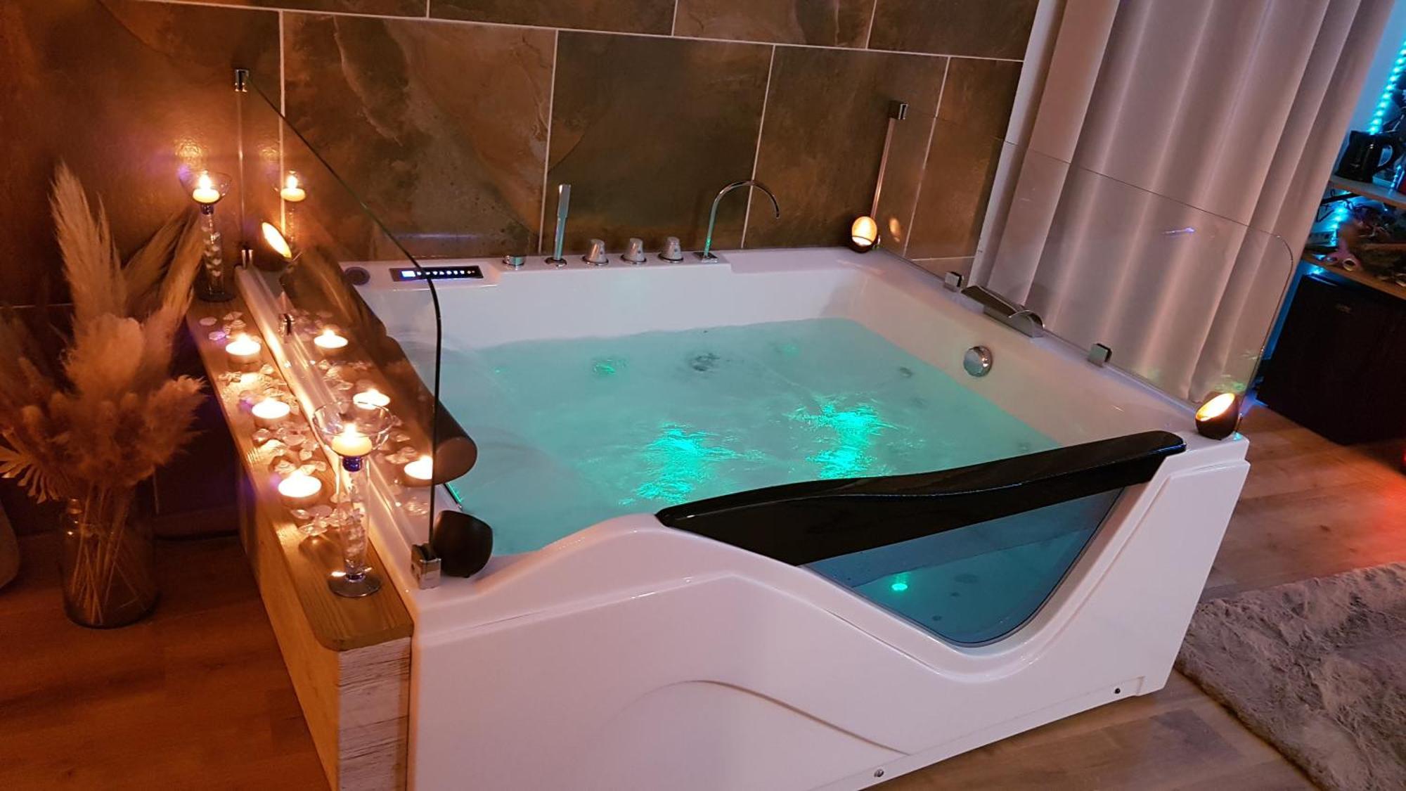 Love Room Jaccuzi Puisserguier Bagian luar foto